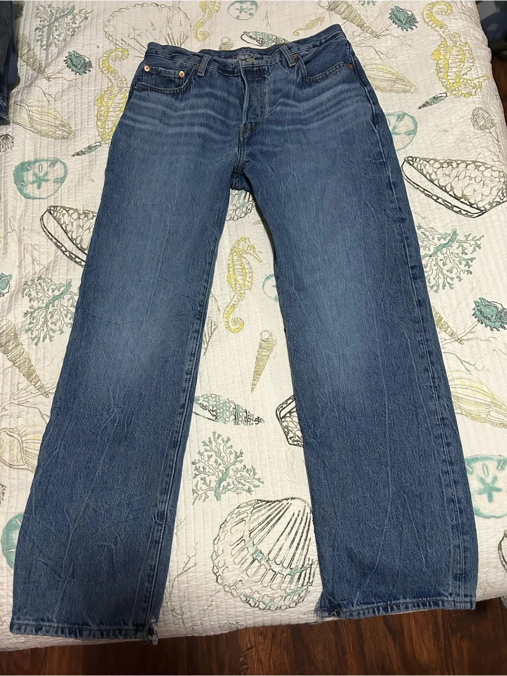 Levi's Men's Straight Jeans in Medium Blue Wash